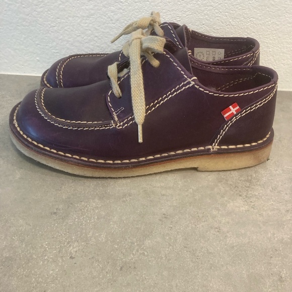 Duckfeet Lace Up Shoe - Picture 5 of 12